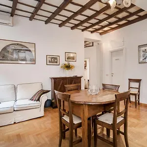  Apartment Campo De' Fiori Italy